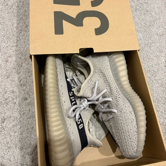 Yeezy Boost 350 V2 - Cream and Black - Picture 6 of 6